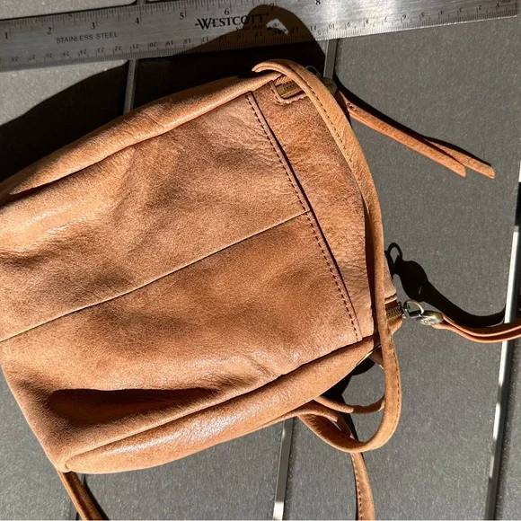 HOBO Tan Leather Crossbody Bag - Picture 4 of 5